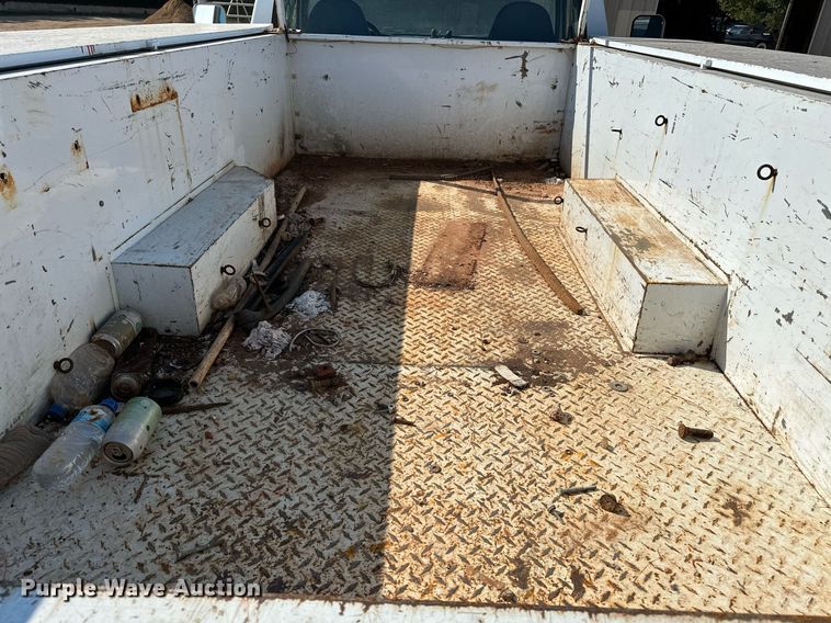 image for item OC9198 1995 Ford F450 Super Duty utility / service truck