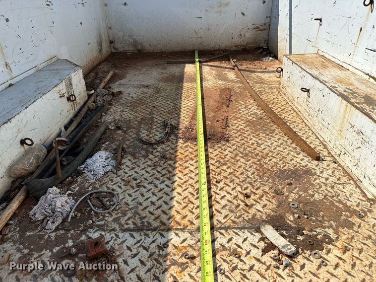 image for item OC9198 1995 Ford F450 Super Duty utility / service truck