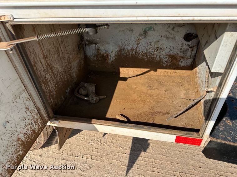 image for item OC9198 1995 Ford F450 Super Duty utility / service truck