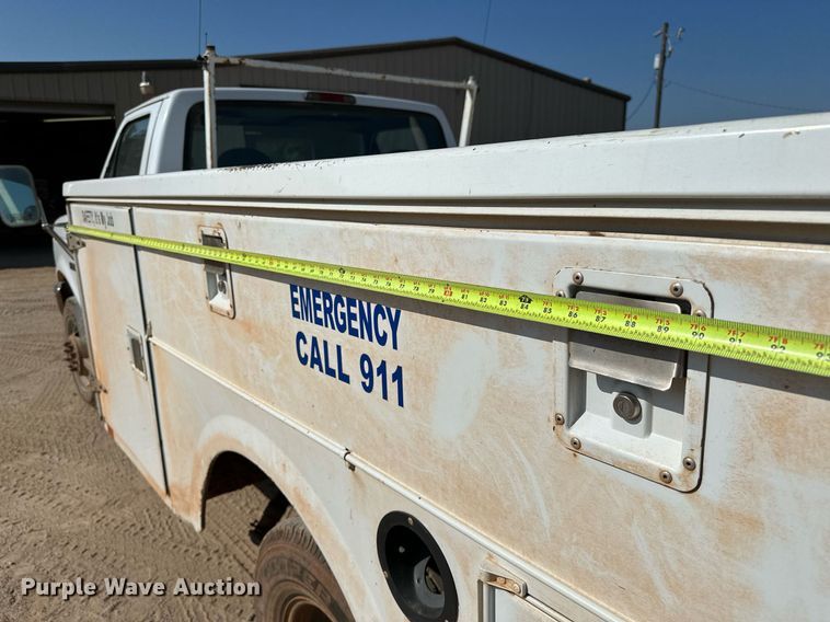 image for item OC9198 1995 Ford F450 Super Duty utility / service truck