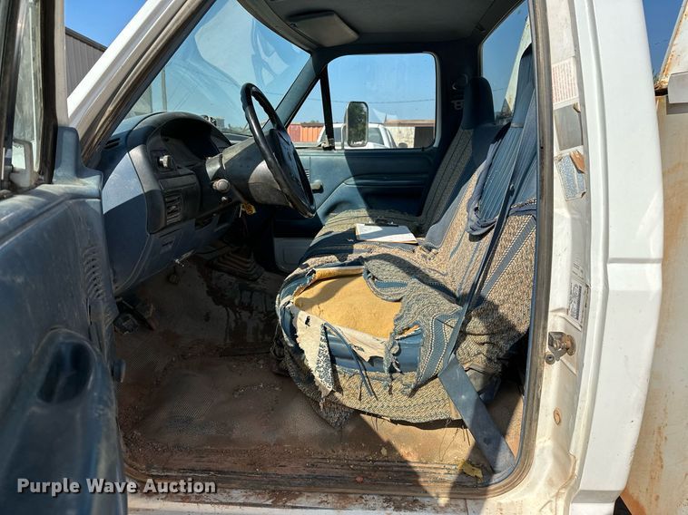 image for item OC9198 1995 Ford F450 Super Duty utility / service truck