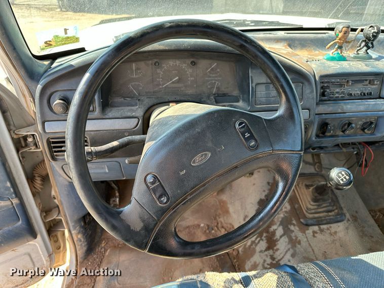 image for item OC9198 1995 Ford F450 Super Duty utility / service truck