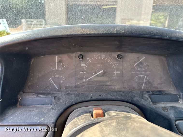 image for item OC9198 1995 Ford F450 Super Duty utility / service truck