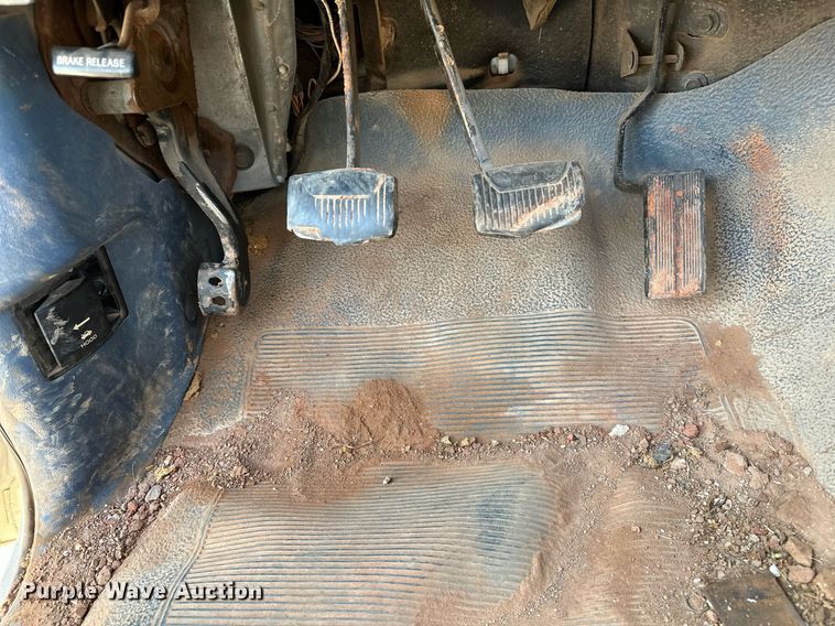 image for item OC9198 1995 Ford F450 Super Duty utility / service truck