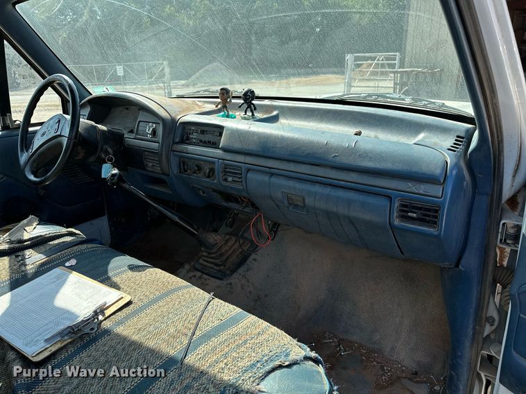 image for item OC9198 1995 Ford F450 Super Duty utility / service truck