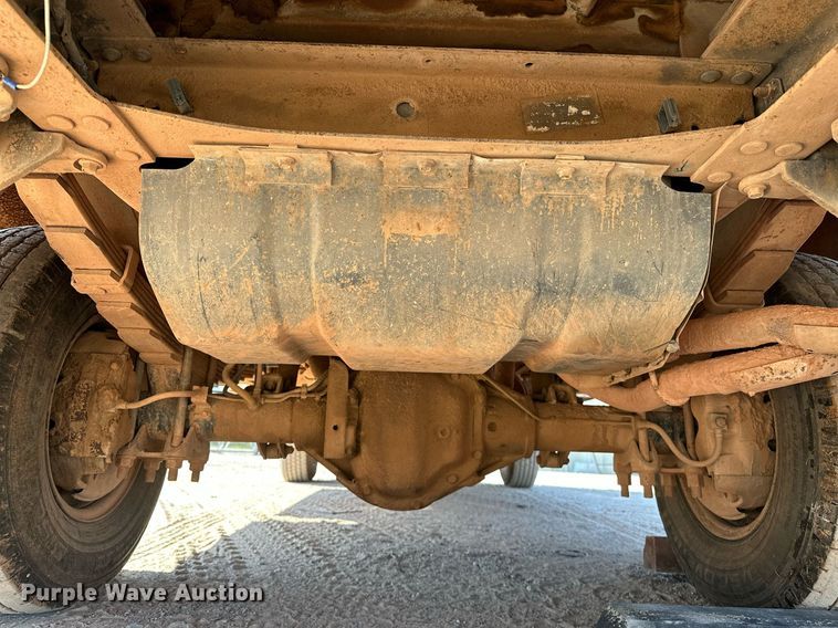 image for item OC9198 1995 Ford F450 Super Duty utility / service truck