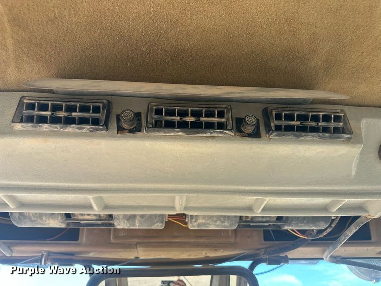 image for item OC9364 1985 Caterpillar 140G  motor grader