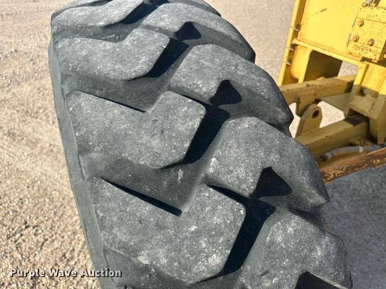 image for item OC9364 1985 Caterpillar 140G  motor grader