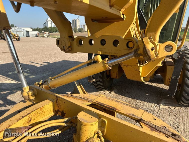 image for item OC9365 1997 Caterpillar 140H VHP  motor grader