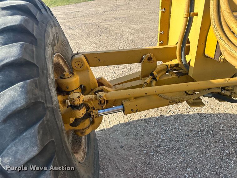 image for item OC9365 1997 Caterpillar 140H VHP  motor grader