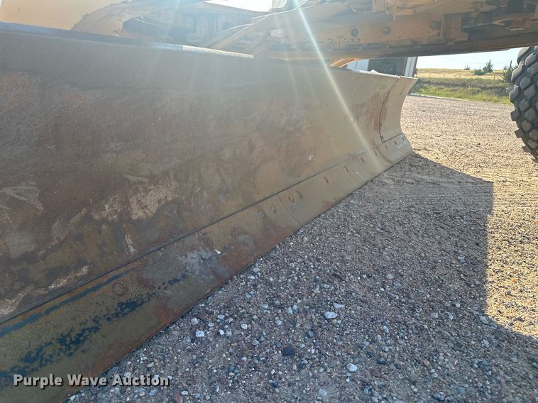 image for item OC9365 1997 Caterpillar 140H VHP  motor grader