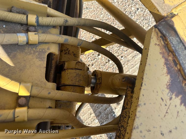 image for item OC9365 1997 Caterpillar 140H VHP  motor grader