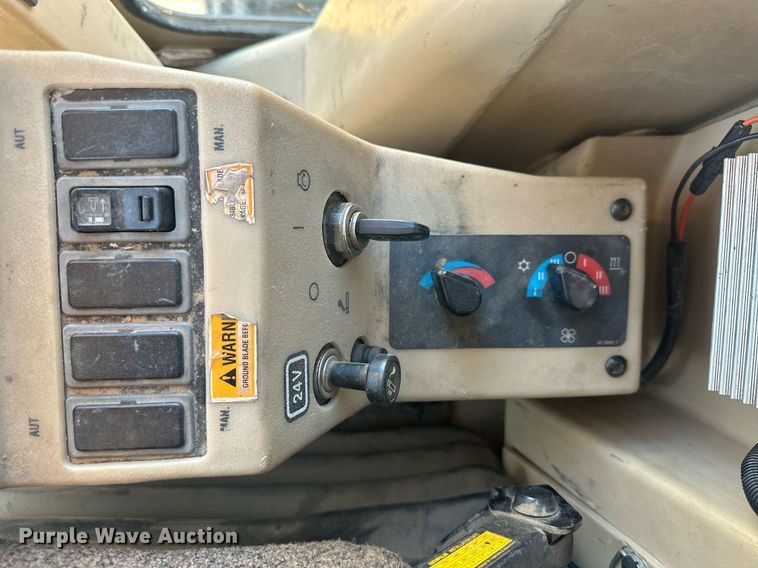 image for item OC9365 1997 Caterpillar 140H VHP  motor grader