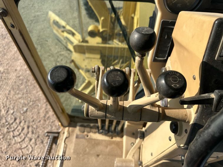 image for item OC9365 1997 Caterpillar 140H VHP  motor grader