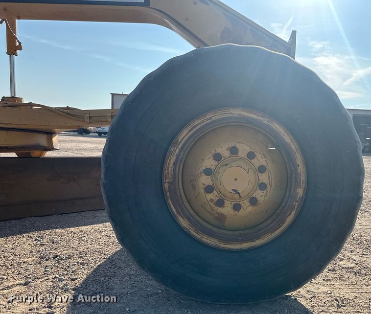 image for item OC9365 1997 Caterpillar 140H VHP  motor grader