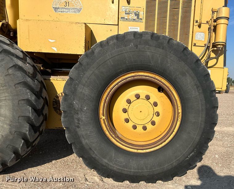 image for item OC9365 1997 Caterpillar 140H VHP  motor grader