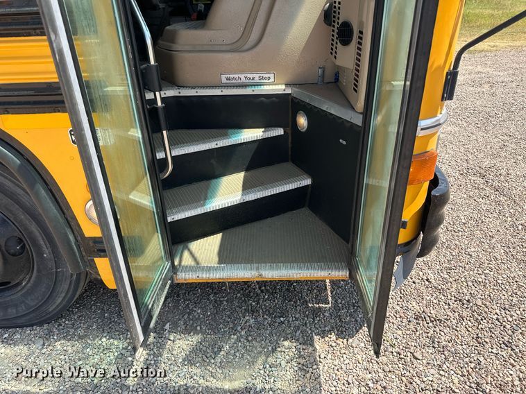 image for item OC9428 1998 Blue Bird  school bus