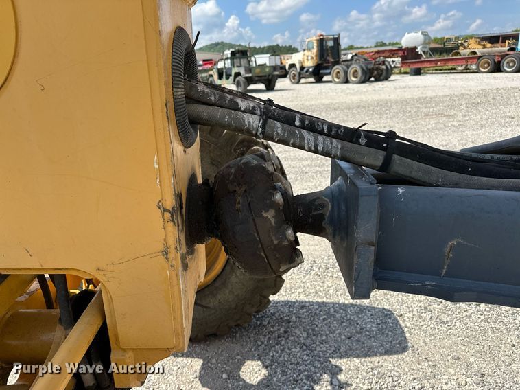 image for item OG9165 2012 John Deere 770 GP motor grader