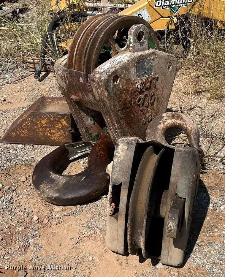 image for item OG9223 (3) crane attachments