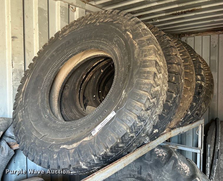 image for item OG9224 (6) 10.00-20 tires