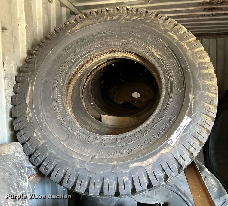 image for item OG9224 (6) 10.00-20 tires