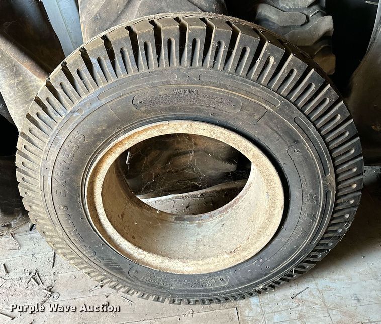 image for item OG9224 (6) 10.00-20 tires