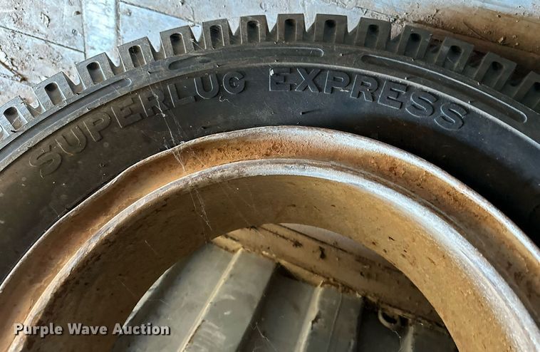 image for item OG9224 (6) 10.00-20 tires