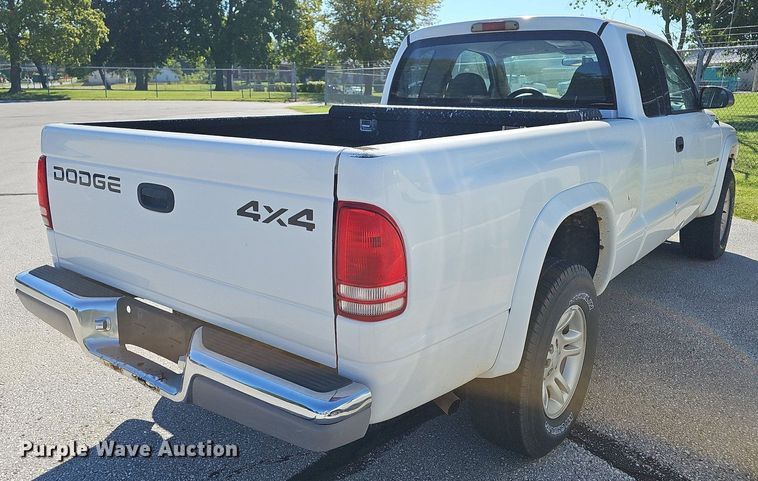 image for item OG9300 2002 Dodge Dakota SLT Club Cab pickup truck