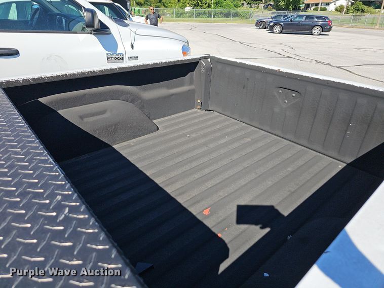 image for item OG9300 2002 Dodge Dakota SLT Club Cab pickup truck