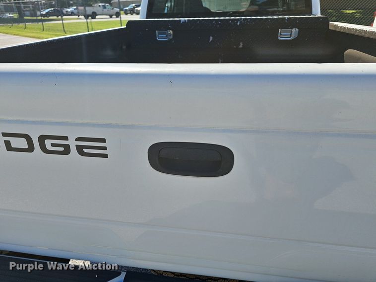 image for item OG9300 2002 Dodge Dakota SLT Club Cab pickup truck