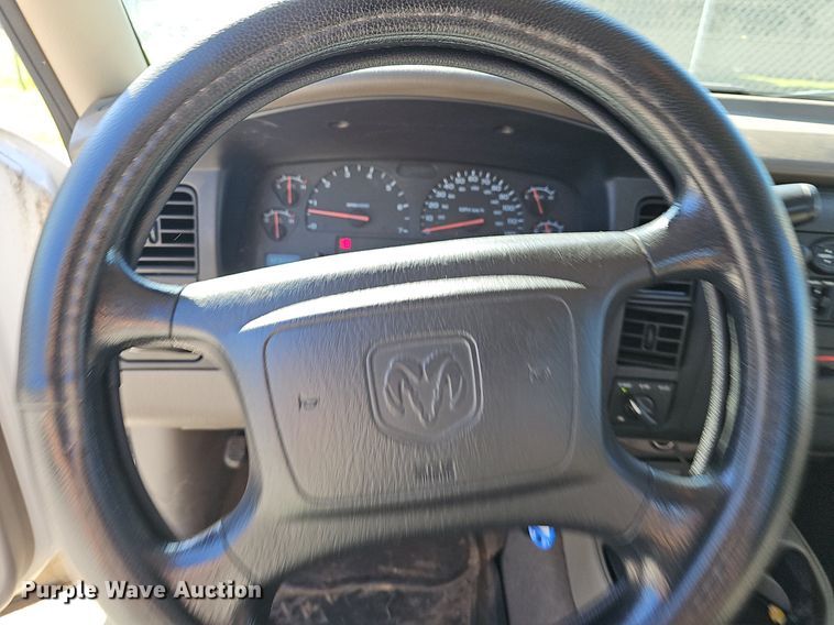 image for item OG9300 2002 Dodge Dakota SLT Club Cab pickup truck