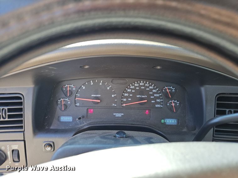 image for item OG9300 2002 Dodge Dakota SLT Club Cab pickup truck