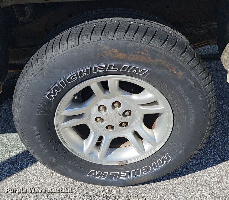 image for item OG9300 2002 Dodge Dakota SLT Club Cab pickup truck