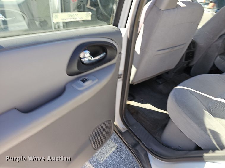 image for item OG9301 2006 Chevrolet Trailblazer LS SUV