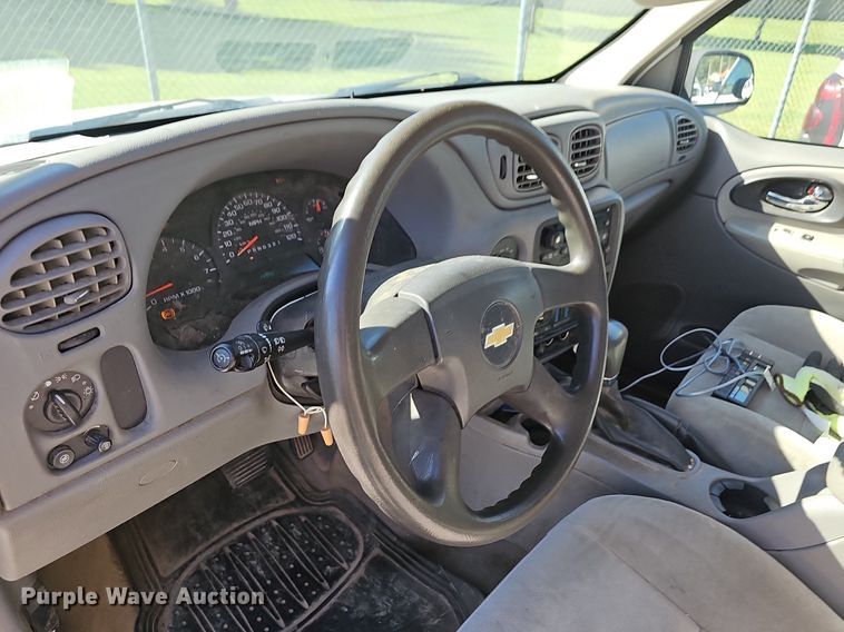 image for item OG9302 2006 Chevrolet Trailblazer LS SUV