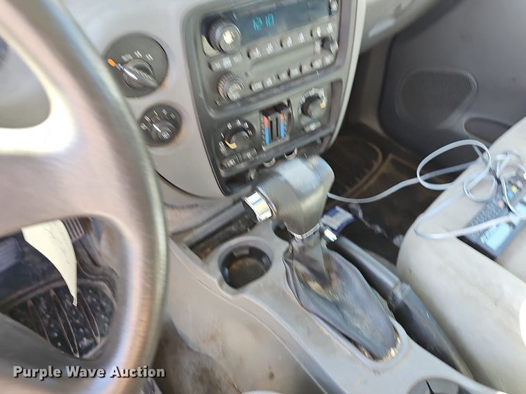 image for item OG9302 2006 Chevrolet Trailblazer LS SUV