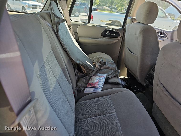 image for item OG9302 2006 Chevrolet Trailblazer LS SUV