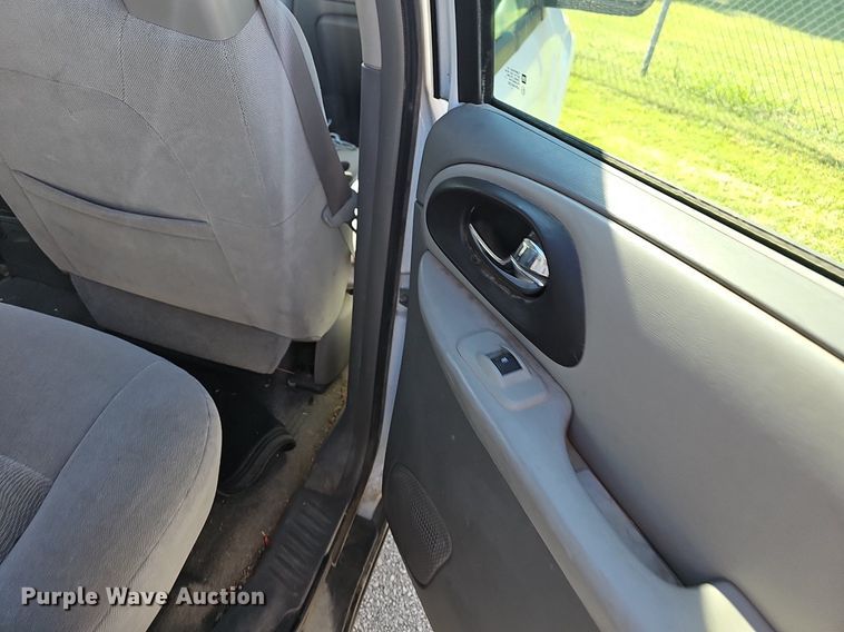 image for item OG9302 2006 Chevrolet Trailblazer LS SUV