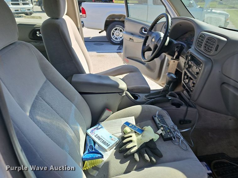 image for item OG9302 2006 Chevrolet Trailblazer LS SUV