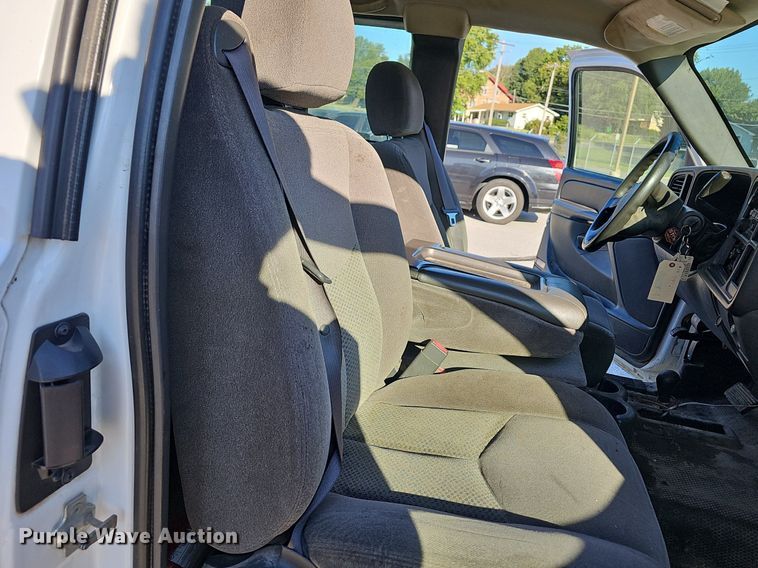 image for item OG9304 2006 Chevrolet Silverado 1500 Ext. Cab pickup truck