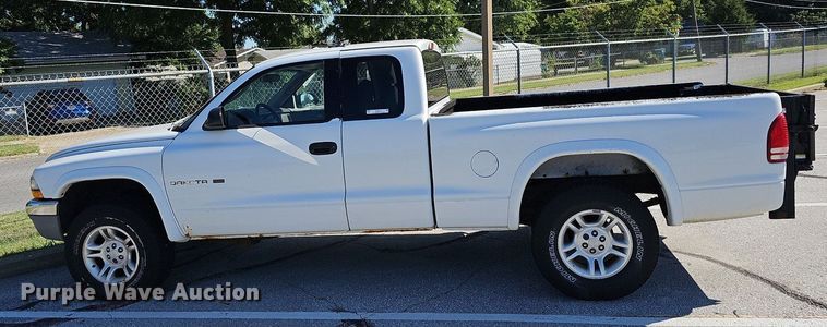 image for item OG9312 2002 Dodge Dakota SLT Club Cab pickup truck