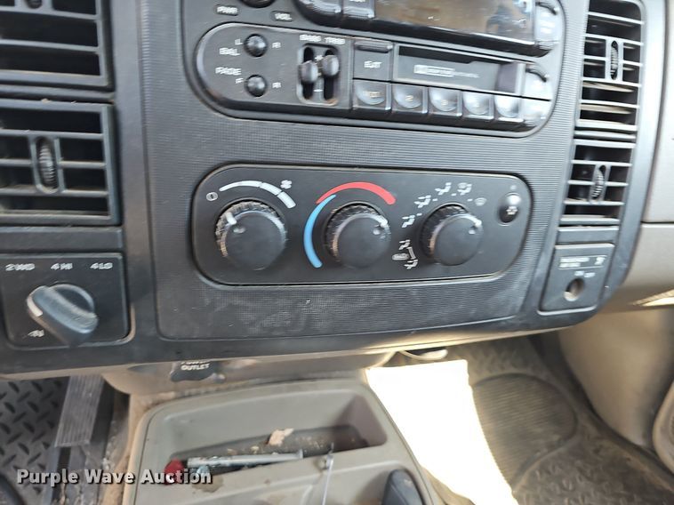 image for item OG9312 2002 Dodge Dakota SLT Club Cab pickup truck