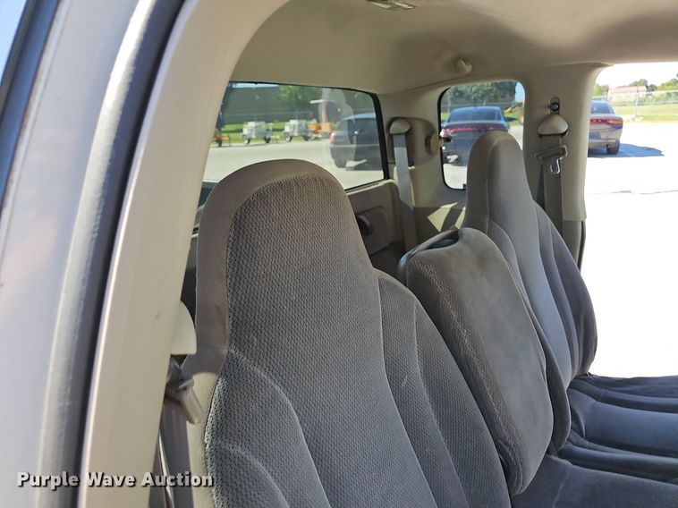 image for item OG9312 2002 Dodge Dakota SLT Club Cab pickup truck