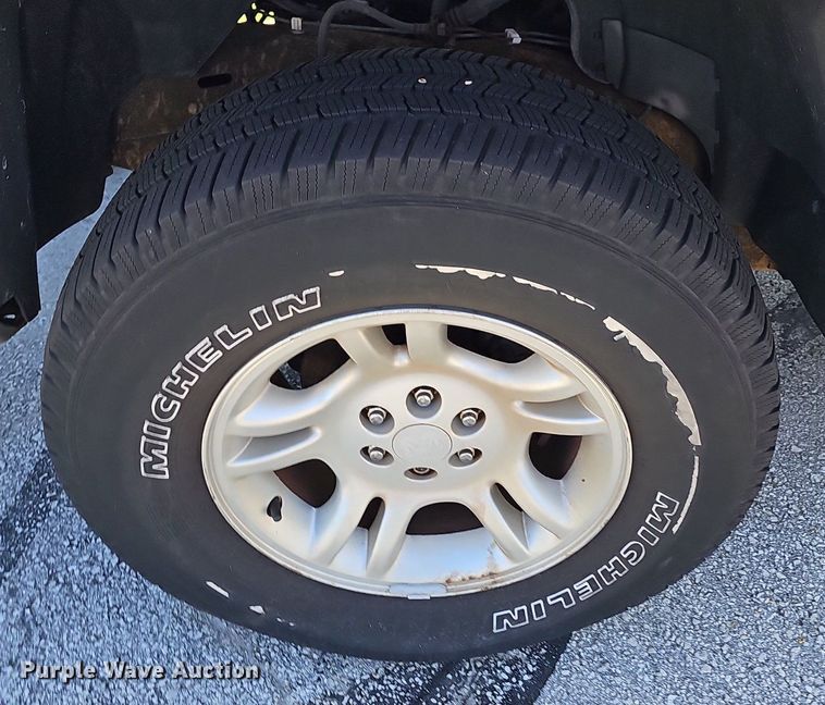 image for item OG9312 2002 Dodge Dakota SLT Club Cab pickup truck