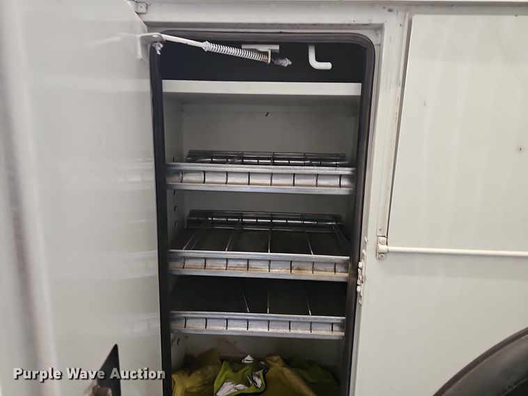 image for item OG9315 2007 International 7400   bucket truck