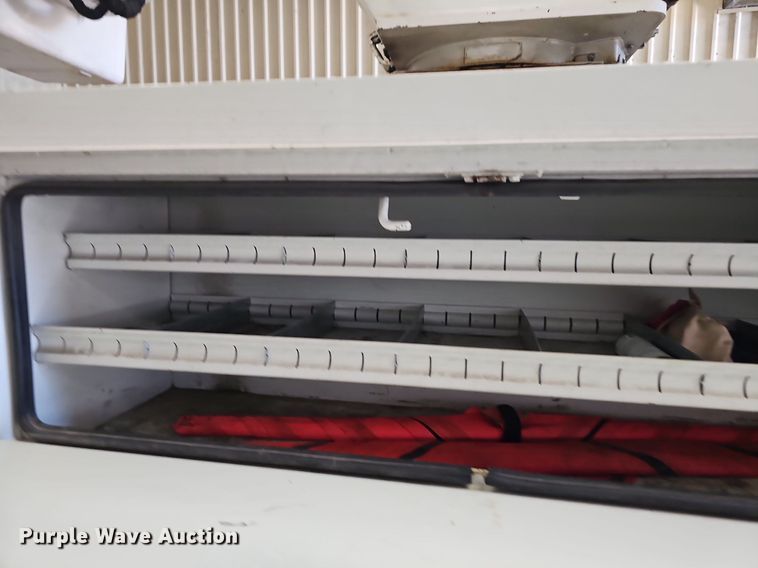 image for item OG9315 2007 International 7400   bucket truck