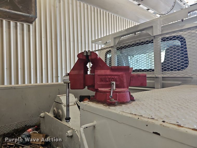 image for item OG9315 2007 International 7400   bucket truck