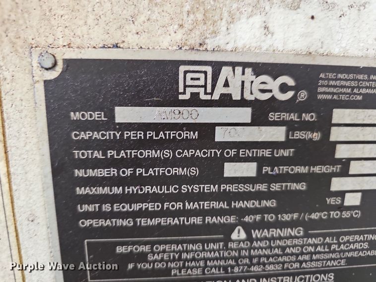 image for item OG9315 2007 International 7400   bucket truck