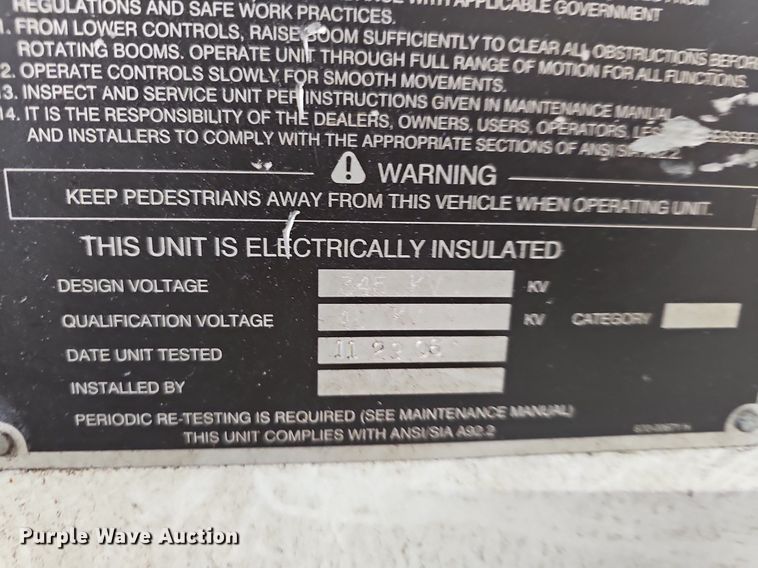 image for item OG9315 2007 International 7400   bucket truck