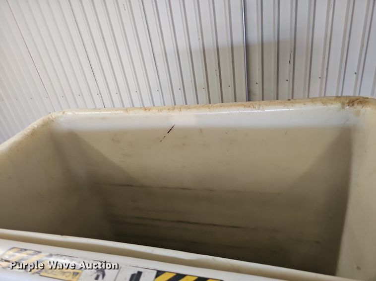 image for item OG9315 2007 International 7400   bucket truck